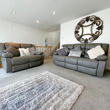 Stunning Beach Front House - Sleeps 6 Pwllheli Eksteriør bilde