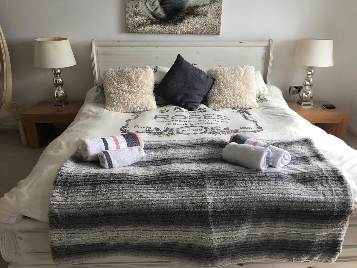 Stunning Beach Front House - Sleeps 6 Pwllheli Eksteriør bilde