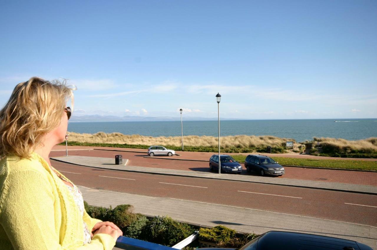 Stunning Beach Front House - Sleeps 6 Pwllheli Eksteriør bilde