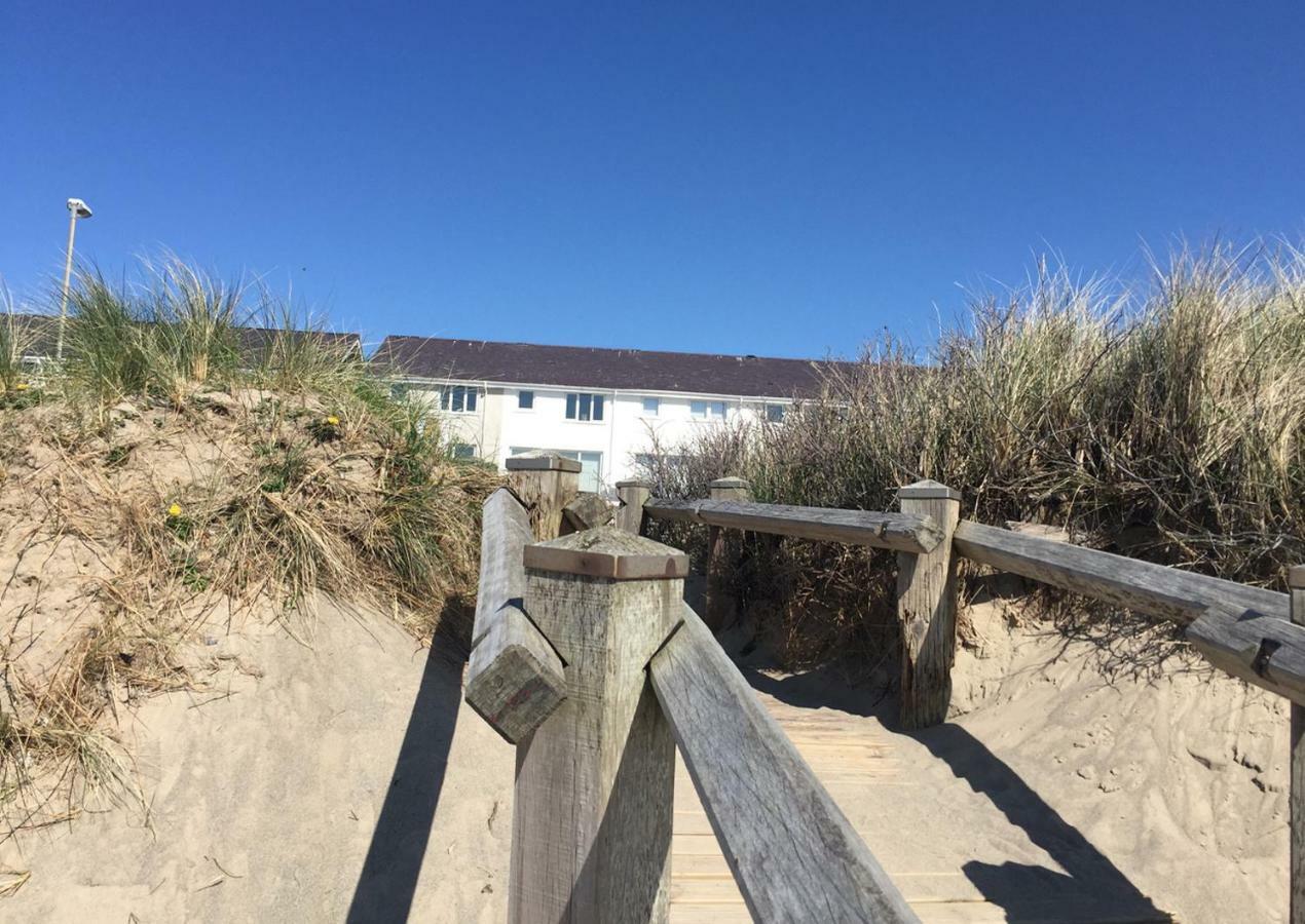 Stunning Beach Front House - Sleeps 6 Pwllheli Eksteriør bilde