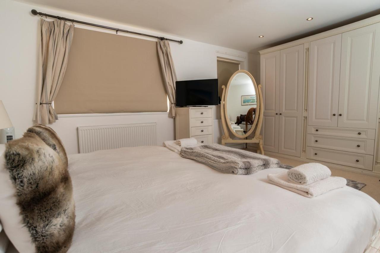 Stunning Beach Front House - Sleeps 6 Pwllheli Eksteriør bilde