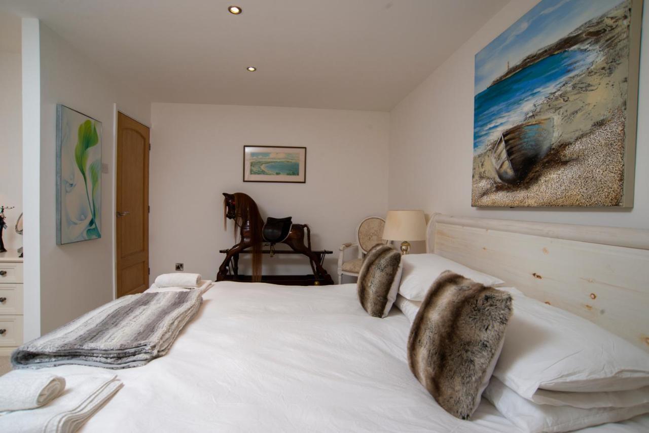 Stunning Beach Front House - Sleeps 6 Pwllheli Eksteriør bilde